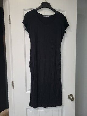 Loveappella black knee-length maternity dress